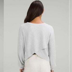 NWOT Lululemon Reversible Crossover Sweater. Heathered Core Ultra Light Grey. 4.